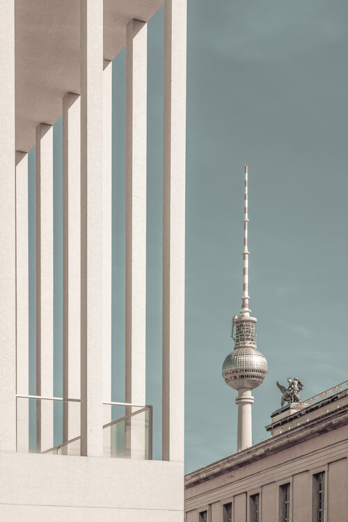 Melanie Viola Fotografie BERLIN Television Tower & Museum Island | urban vintage style, Melanie Viola, 26.7 × 40 cm