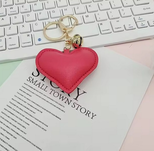 Přívěsek srdce na klíče - červené