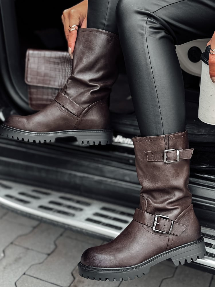 Kozaki damskie WORKENNA krótkie brązowe Dstreet