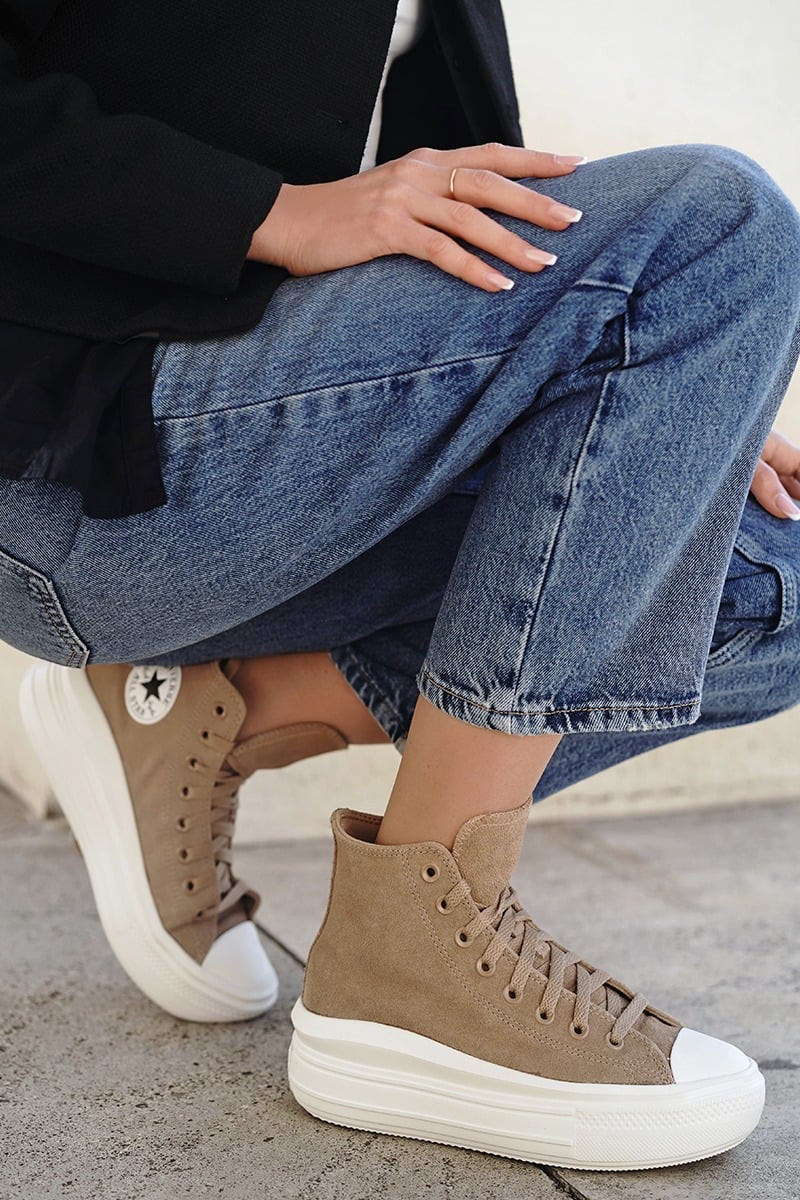 Tmavě béžové kotníkové tenisky na platformě Chuck Taylor All Star Lift