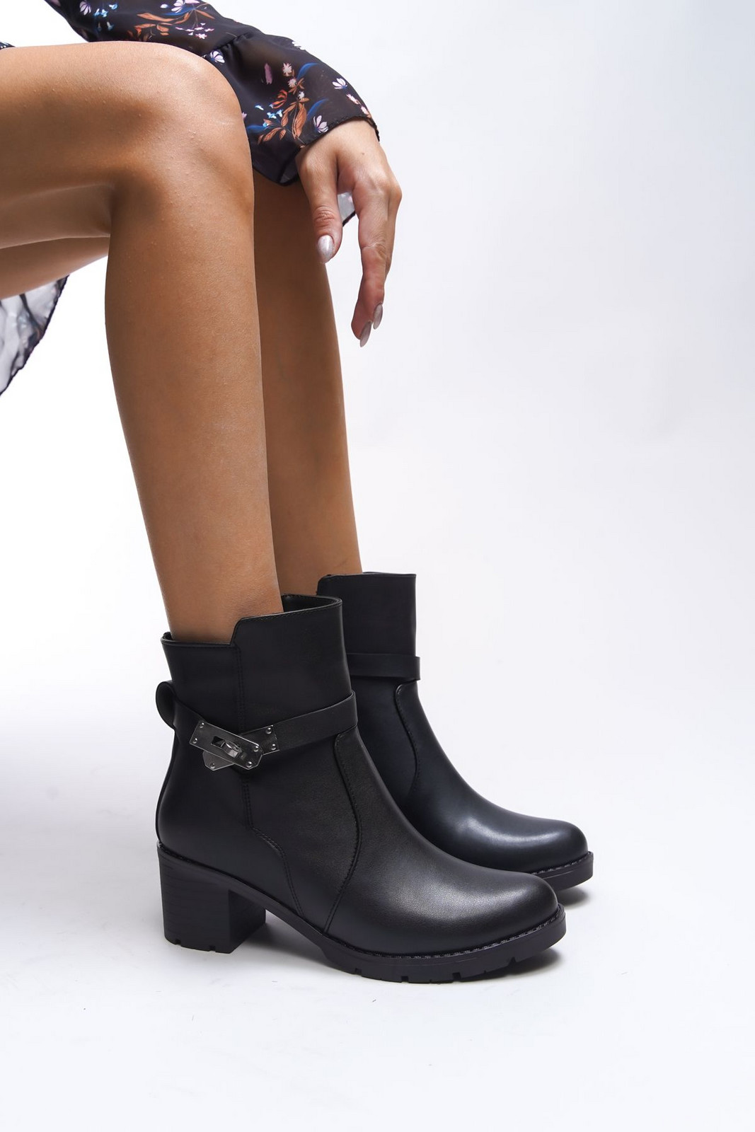 Riccon Iverolia Lock Detailed Heeled Boots 0012790 Black Skin