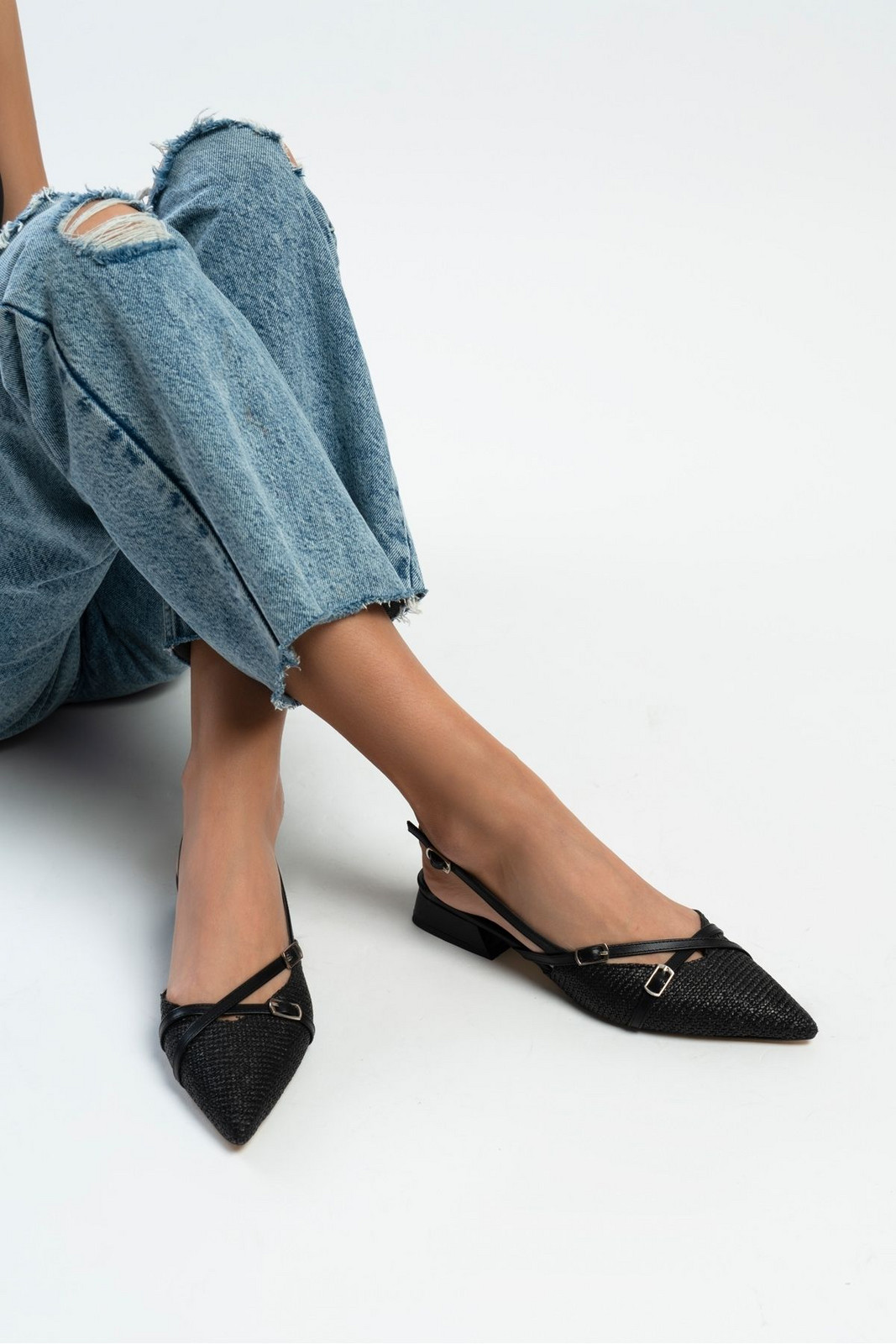 NİŞANTAŞI SHOES Jilly Black Special Woven Straw Buckle Detailed Short Heeled Women's Ballerinas