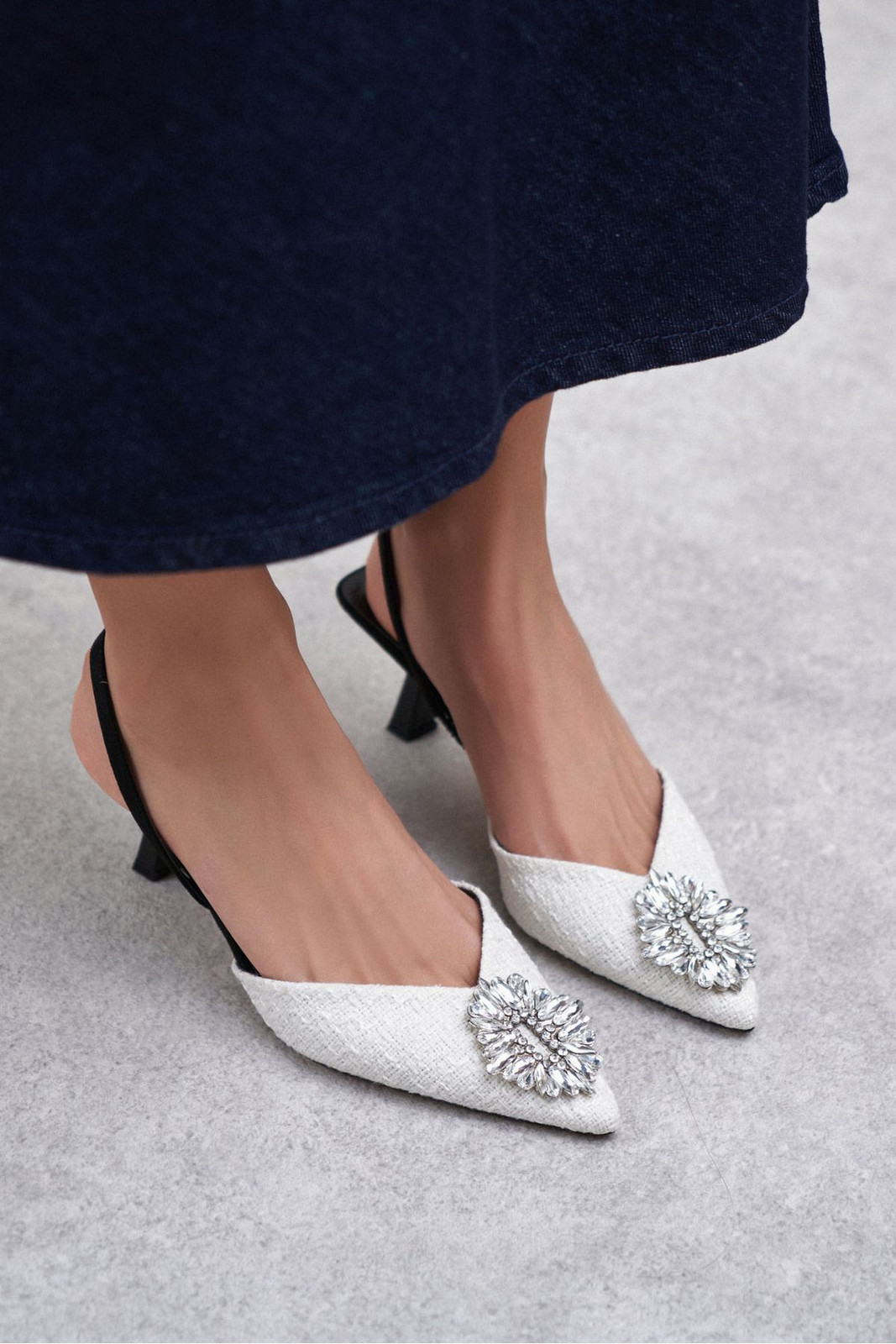 NİŞANTAŞI SHOES Robby White Kilim Stone Detail Pointed Toe Women's Heeled Shoes.