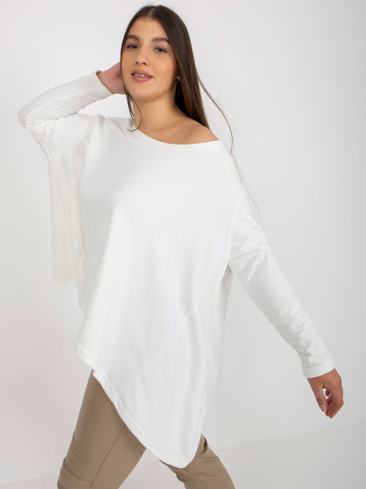 Ecru asymetrická mikina plus size basic s dlouhým rukávem