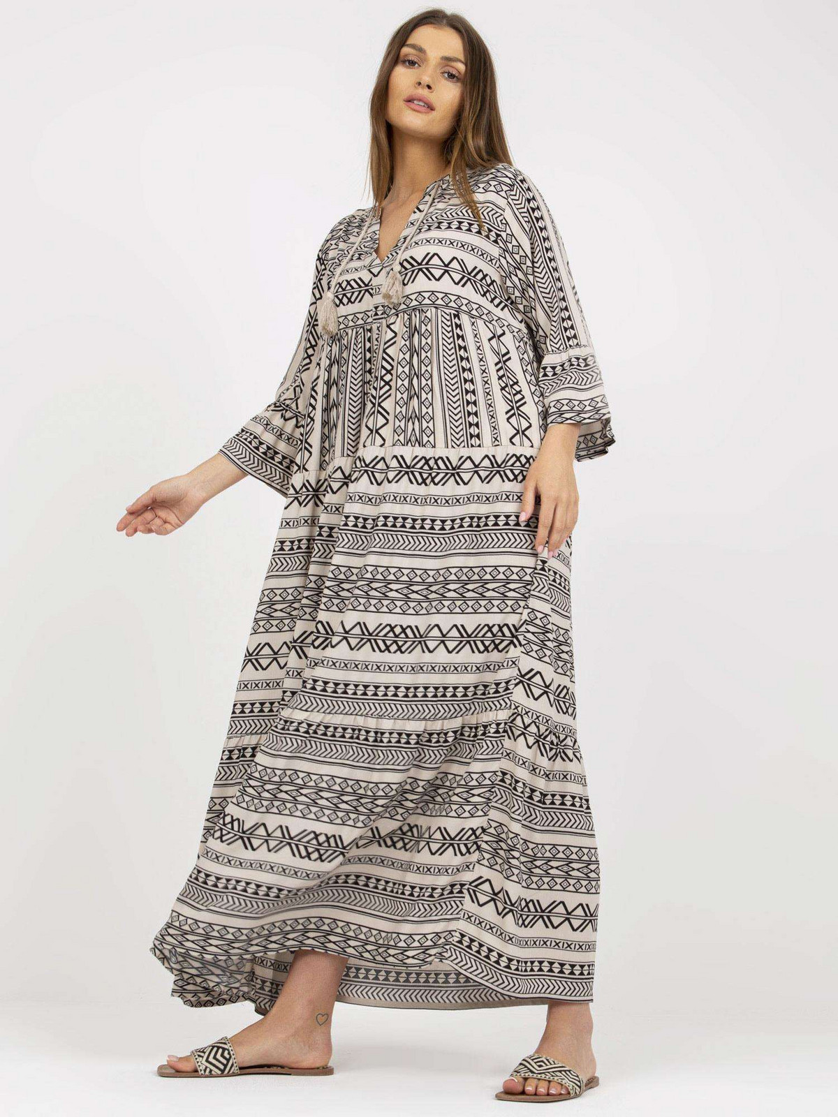 Béžové a černé maxi šaty, oversize ve stylu boho