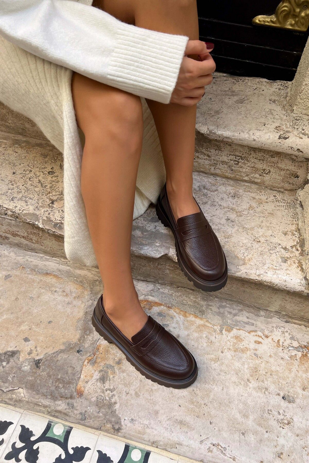 NİŞANTAŞI SHOES Queena Brown Genuine Leather Thick Sole Detail Women's Shoes