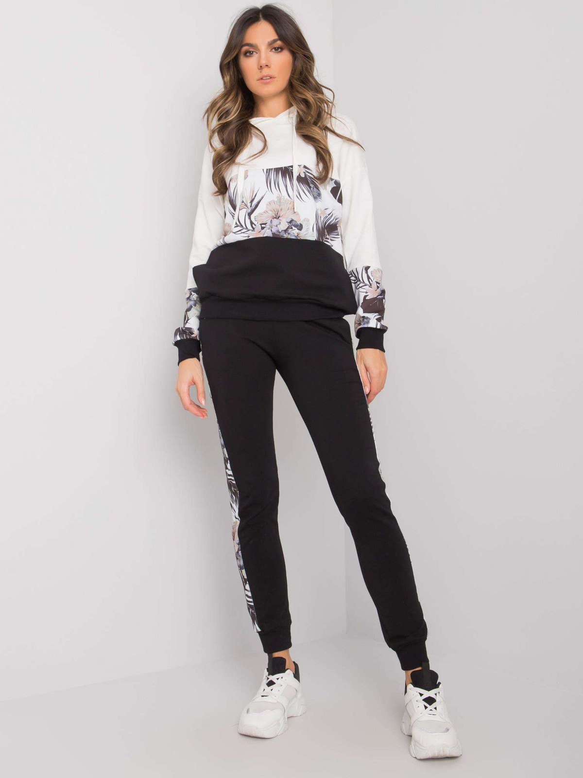 Set-RV-KMPL-7356.82-white-black