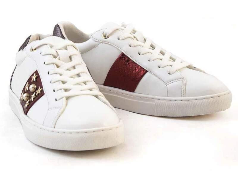 Bílé sneakers Guess