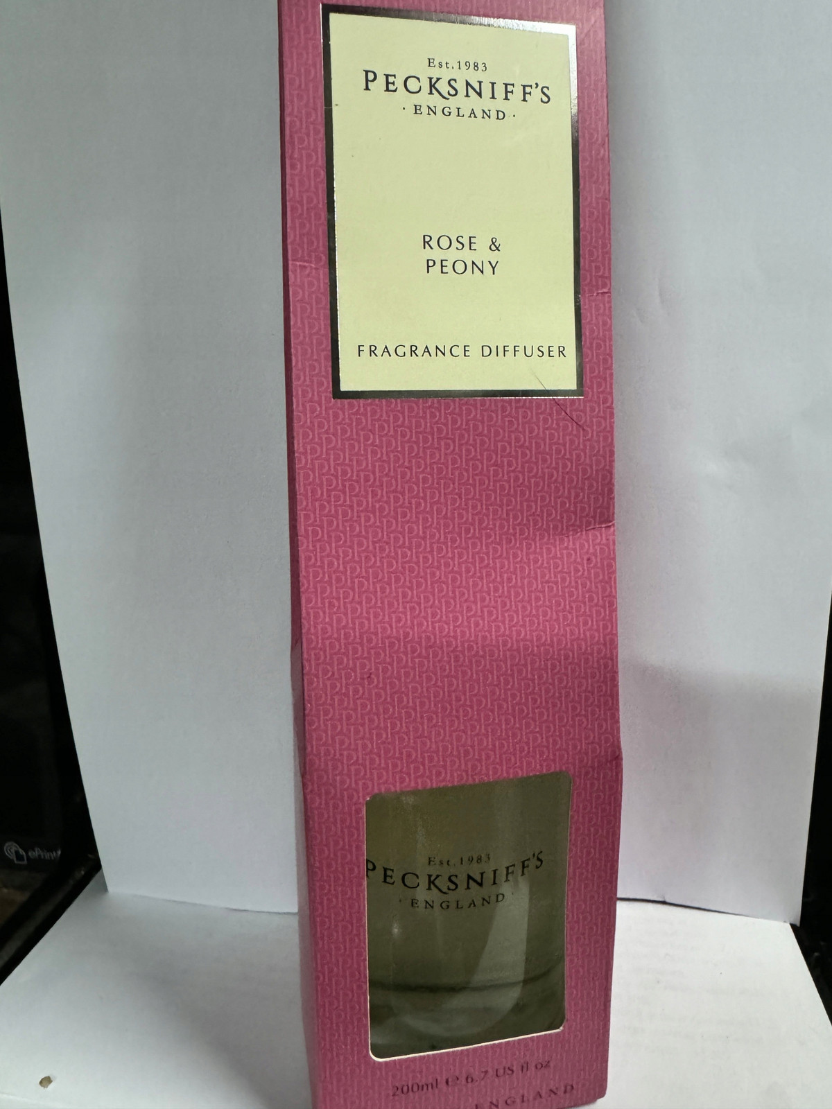 Pecksniffs Rose & Peony Difuzér vůně s tyčinkami 200 ML