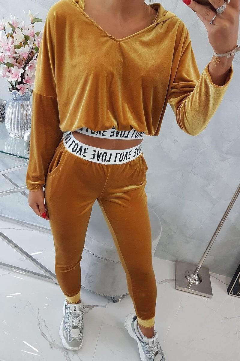Velurový set s kapucí hořčice