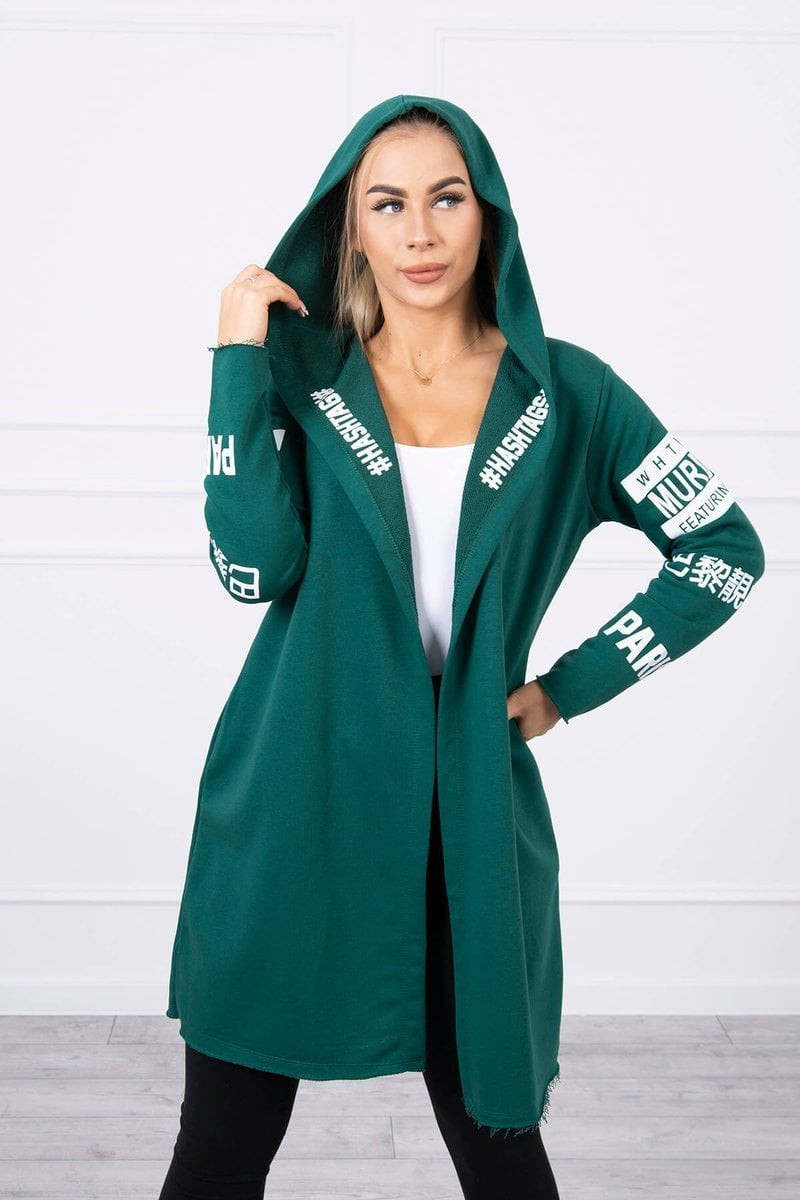 Coatee se zelenými titulky