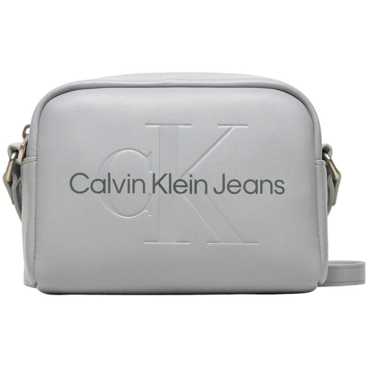 Calvin Klein Jeans  K60K612220 - SCULPTED CAMERA MONO  Šedá