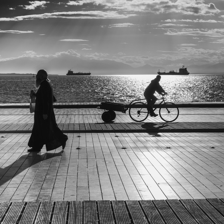 George Digalakis Fotografie Strolling Around, George Digalakis, 40 × 40 cm