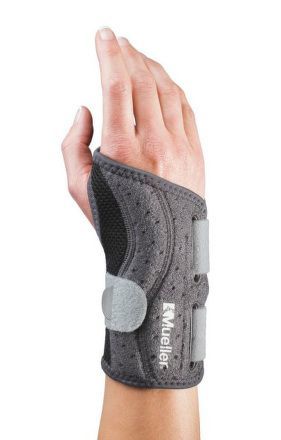 MUELLER Adjust-to-fit wrist brace right, ortéza na zápěstí šedá pravá