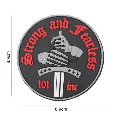 Gumová nášivka 101 Inc nápis Strong and Fearless - červená