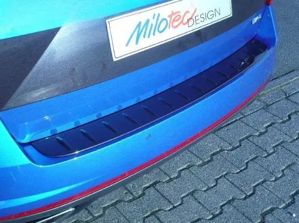 Milotec Práh pátých dveří s výstupky (bez hrany), černý lesklý