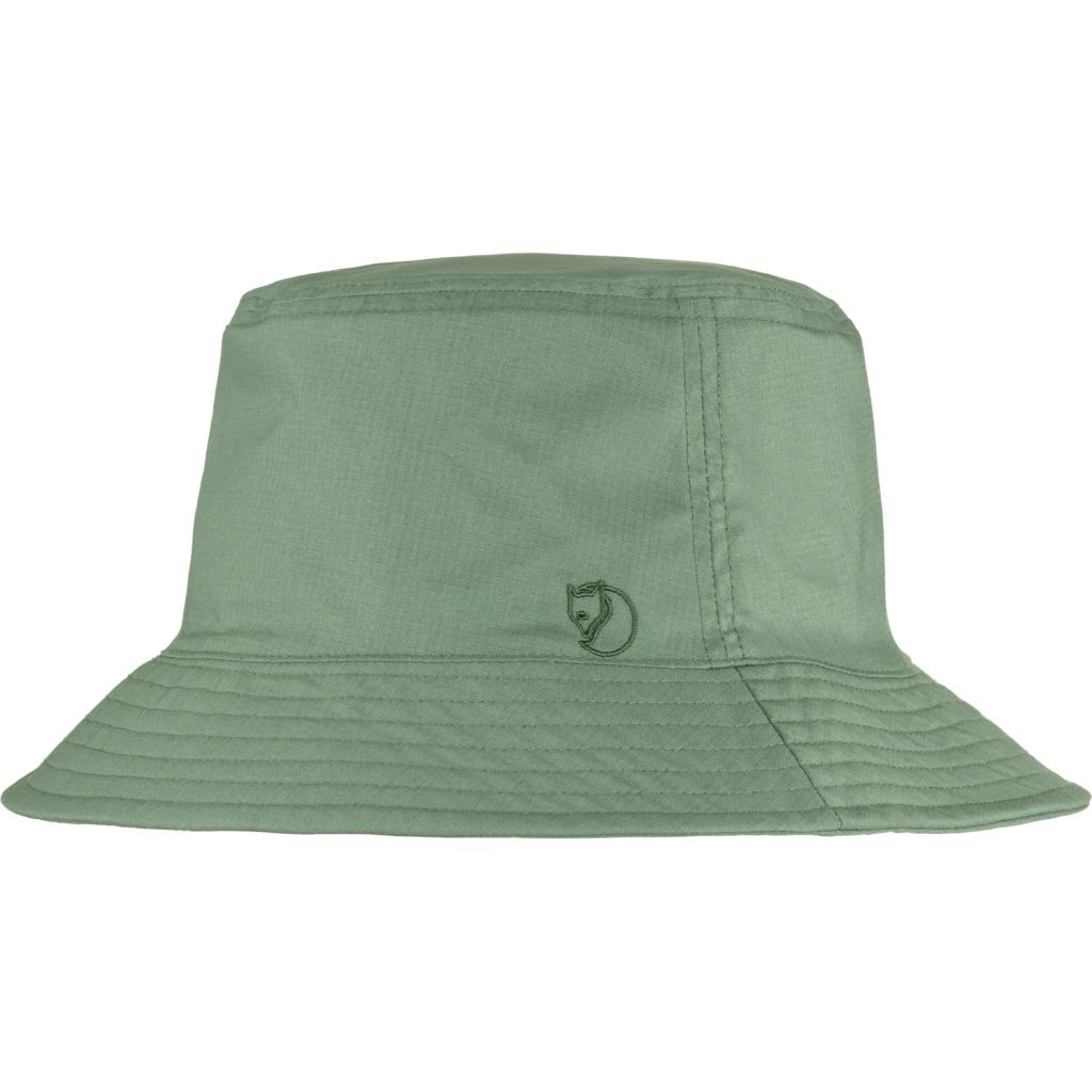 FJÄLLRÄVEN Reversible Bucket Hat, Patina Green-Dark Navy (vzorek) velikost: L/XL