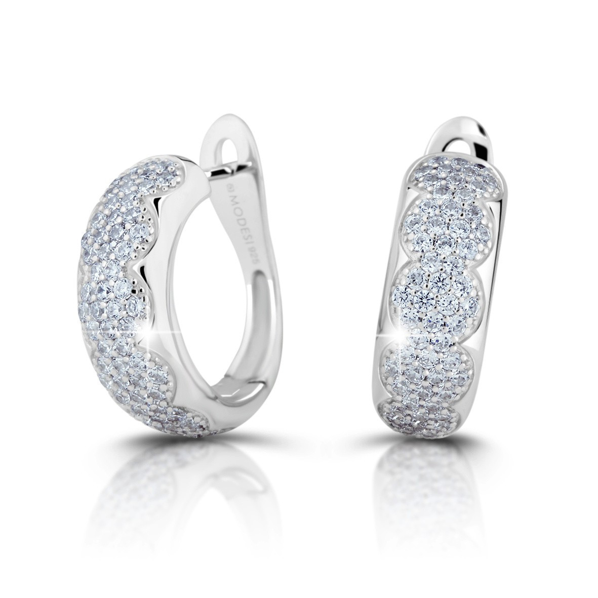 Modesi Blyštivé stříbrné kruhové náušnice M01621