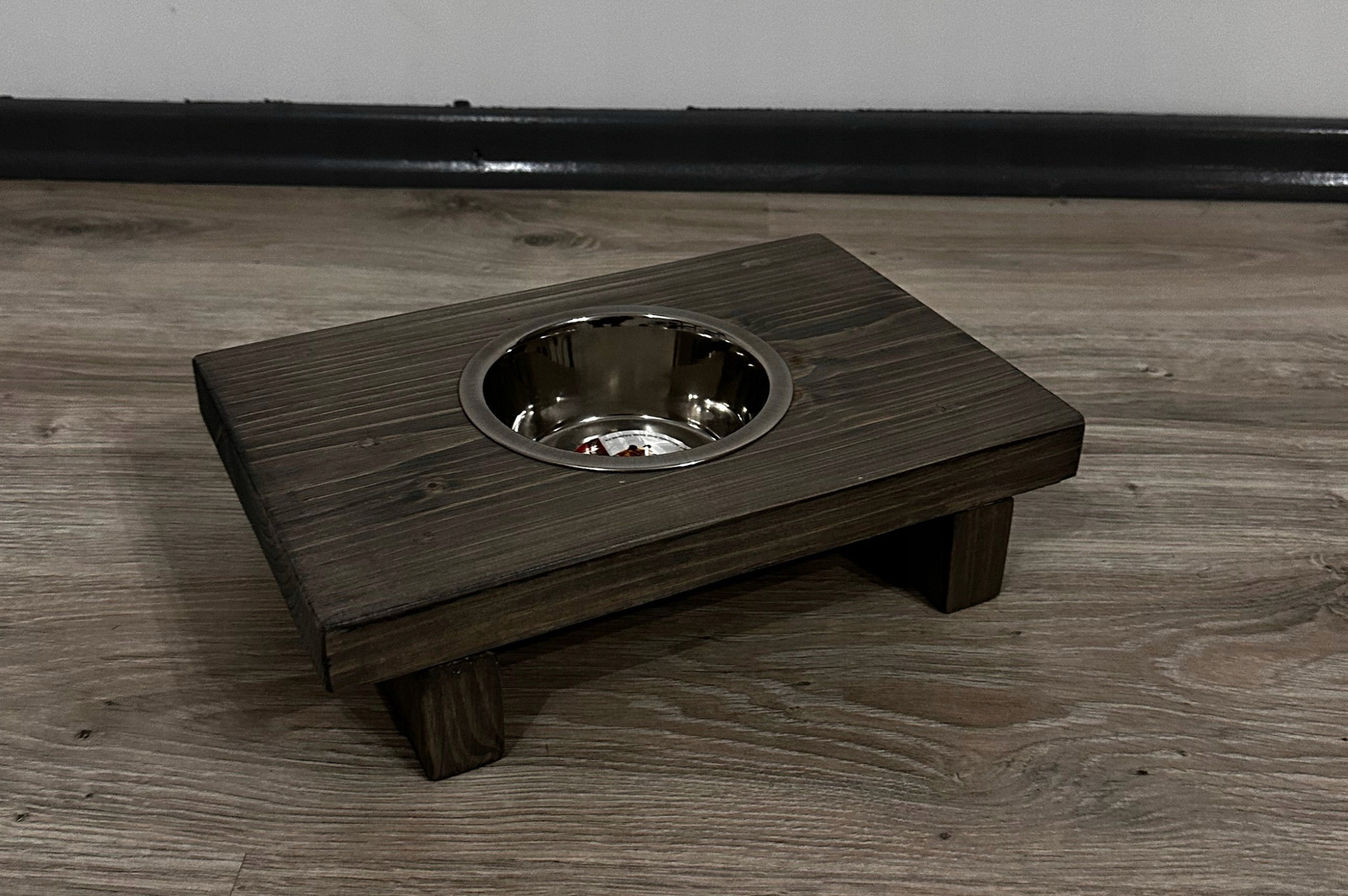 Dřevěný stojan na Misky pro psa kočku Dřevěný bufet 1x0,45l