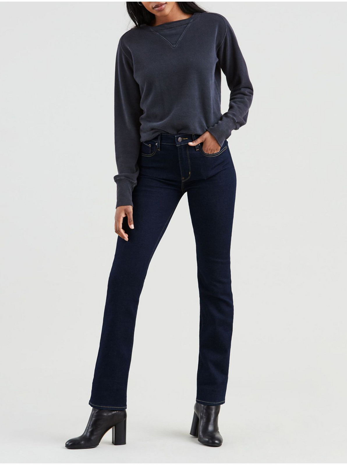 Levi's Tmavě modré dámské straight fit džíny Levi's® 724 - Dámské