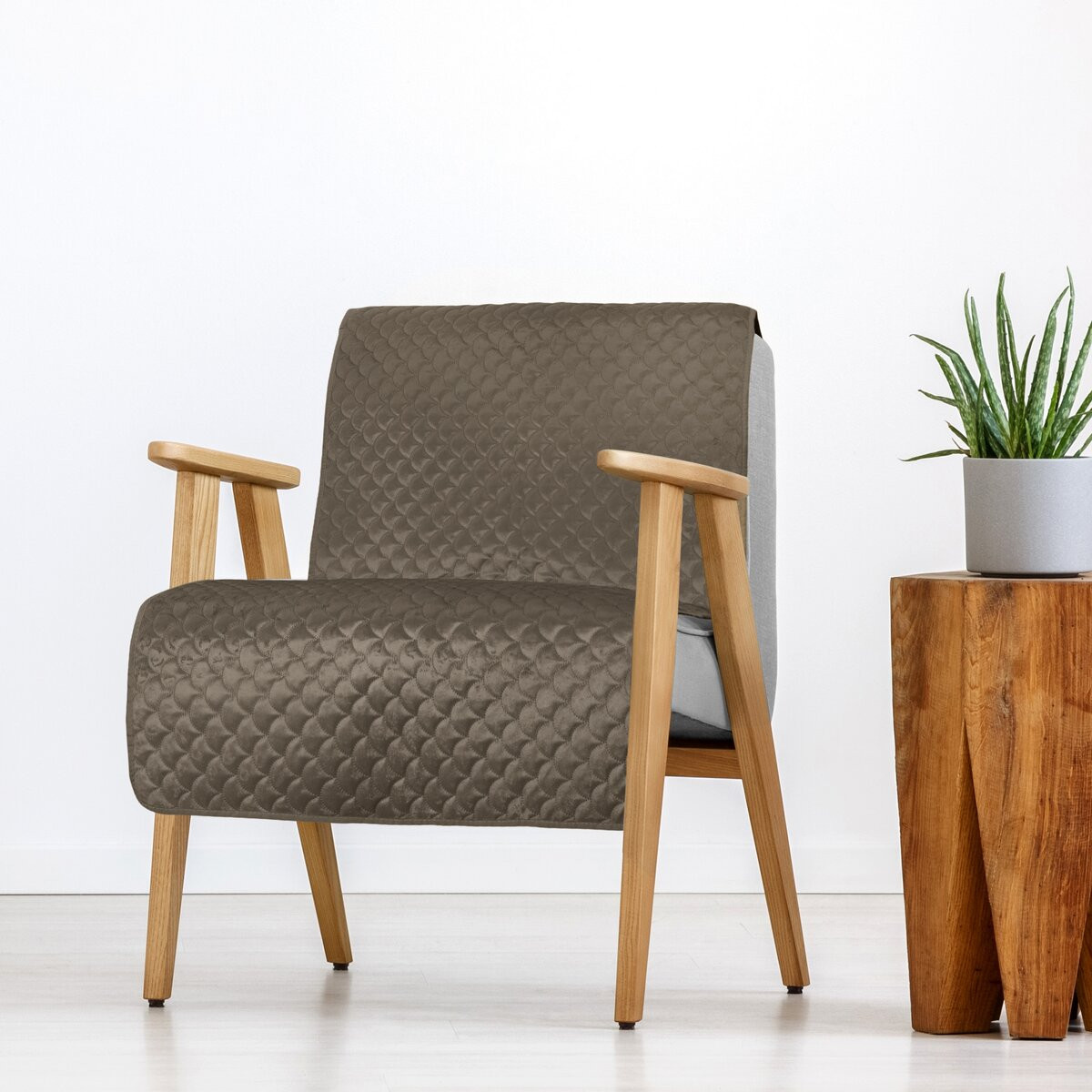 Přehoz na křeslo - sedačku SANDRA tmavě béžová 70x160 cm Mybesthome