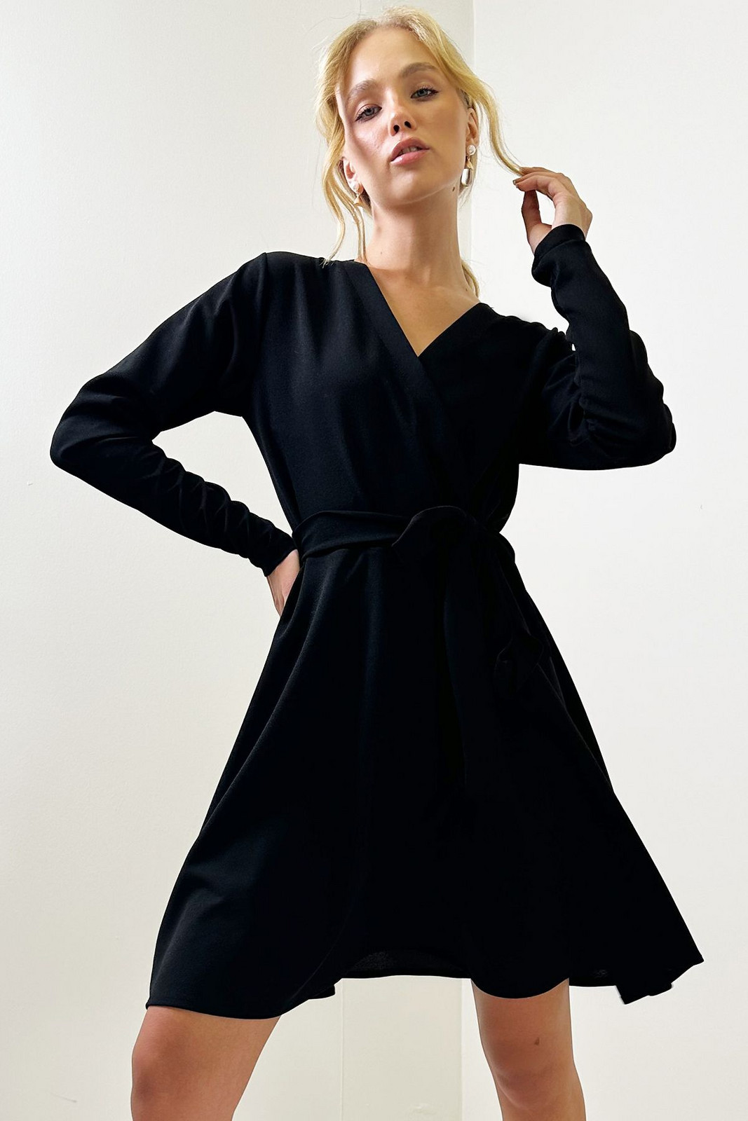 Trend Alaçatı Stili Women's Black Double Breasted Belted Flared Crepe Knit Dress