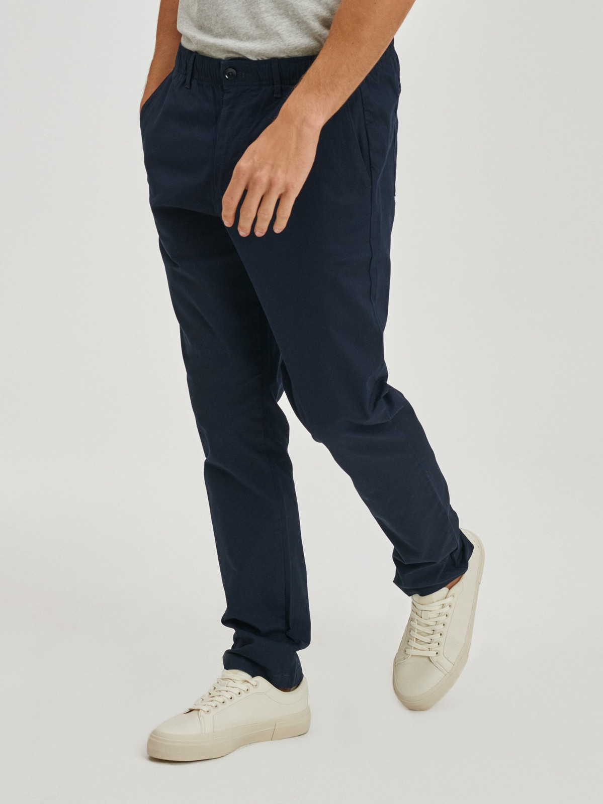 GAP Kalhoty slim taper easy - Pánské