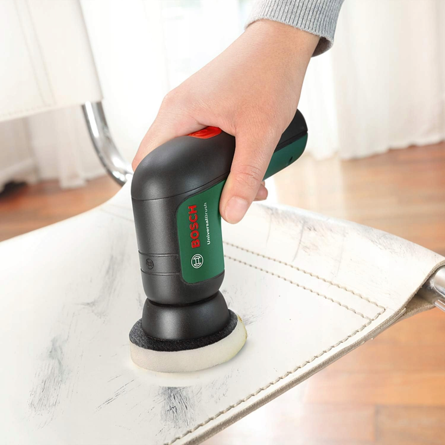 Bosch Home a Zahrada Akumulátorový čisticí kartáč 3,6V Sada