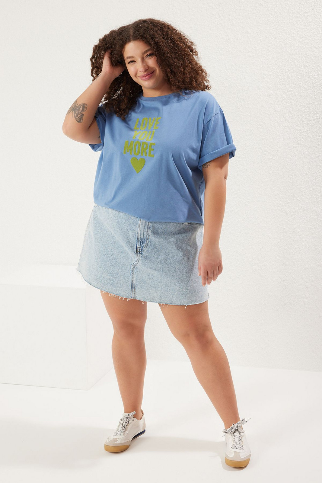 Trendyol Curve Blue Crew Neck Flock Printed Wide Pattern Knitted Plus Size T-shirt