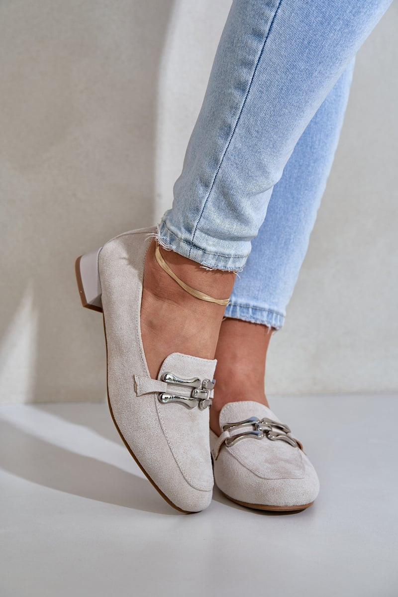 PE2 Mokasíny S Dekorací Na Jemném Podpatku Eko Semišové Světle Béžové Pillitha