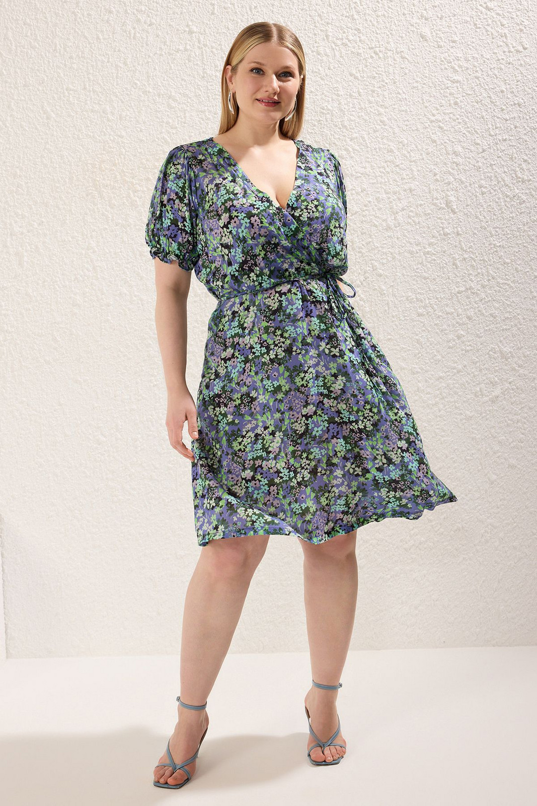 Trendyol Curve Blue A-Cut/Bell Floral Woven Dress