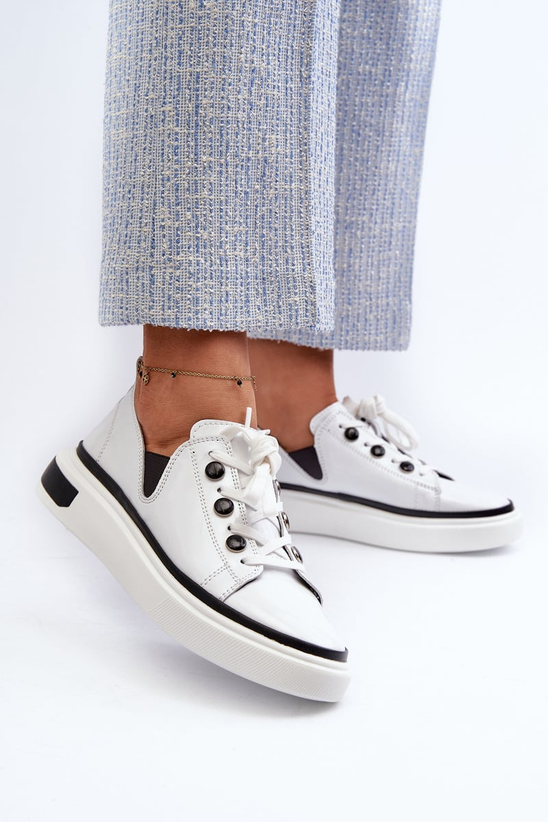 S. BARSKI Bílé lakované dámské kožené tenisky D&A LR535