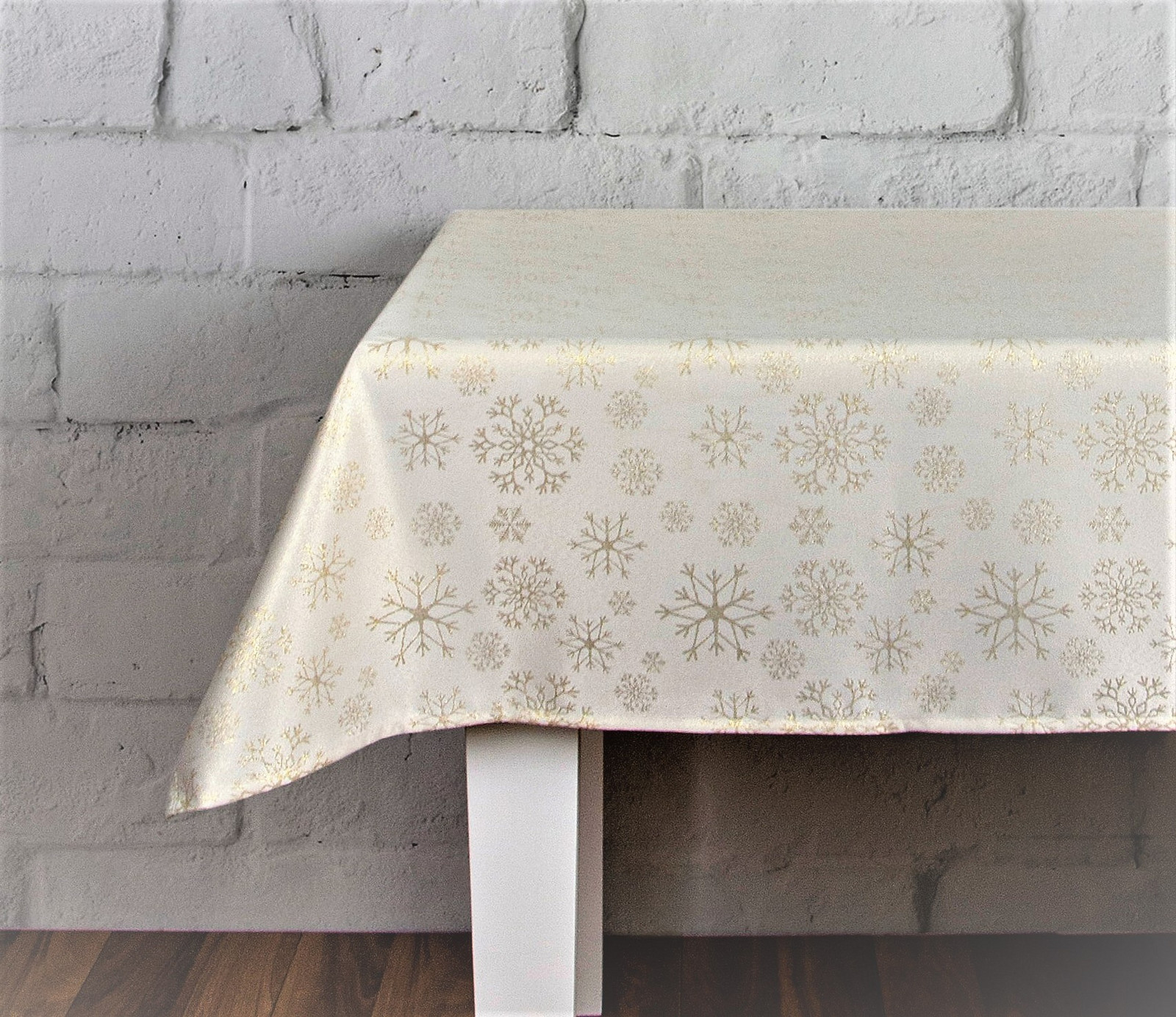 Vánoční ubrus na stůl SHINY CHRISTMAS 145x220 cm zlatá