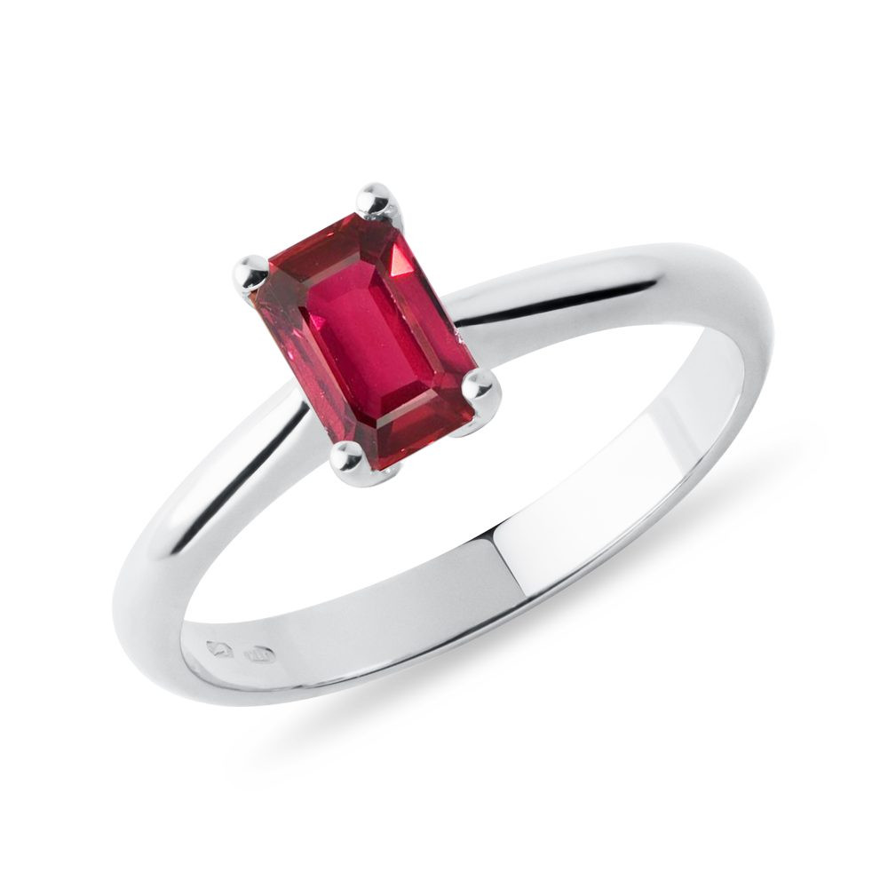 Prsten s rubínem emerald v bílém 14k zlatě KLENOTA