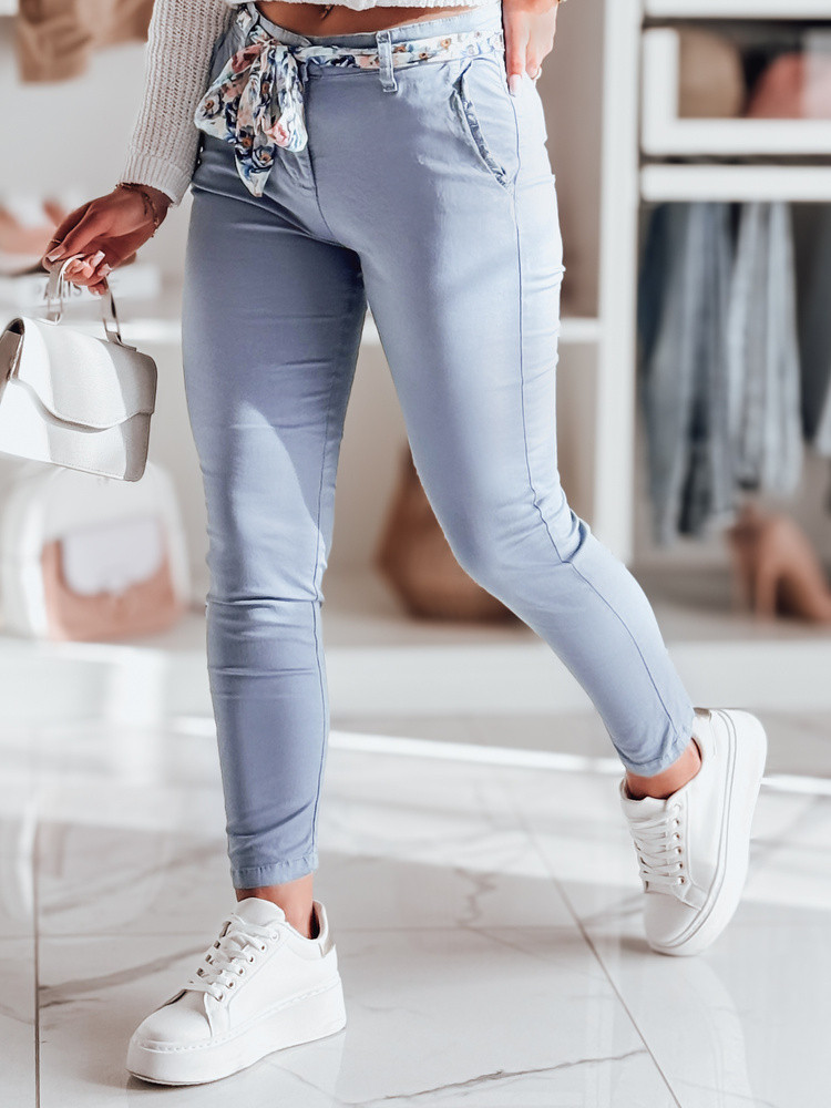 Spodnie damskie materiałowe chinosy z paskiem ROSSALI błekitne Dstreet