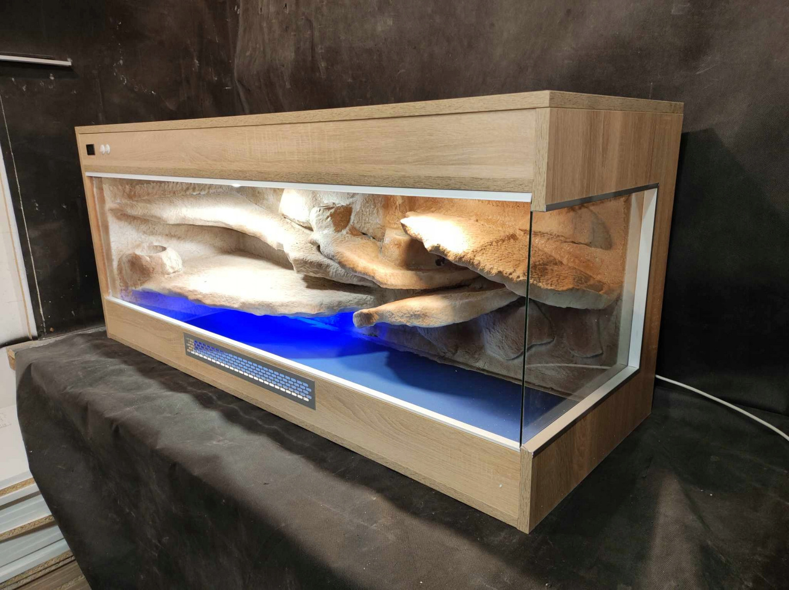 Terárium 120 x 60 x 60 cm z nábytkové desky