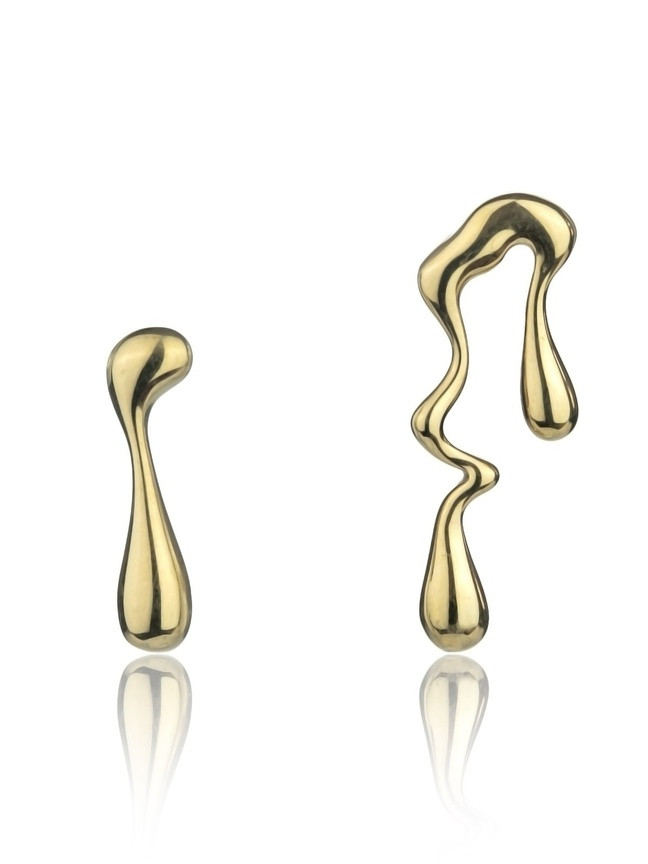 Marc Malone Asymetrické pozlacené náušnice Averie Gold Earrings MCE24018G