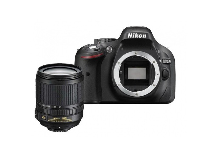 Zrcadlovka Nikon D5200 18-105VR tělo objektiv
