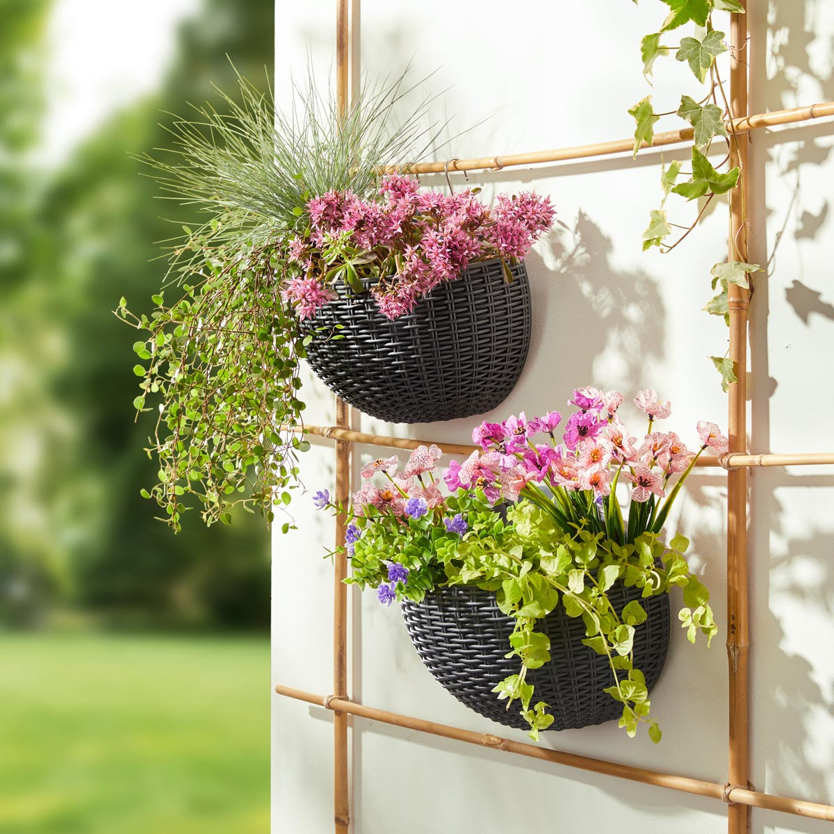 Die moderne Hausfrau Nástěnný květináč z umělého ratanu, 2 ks