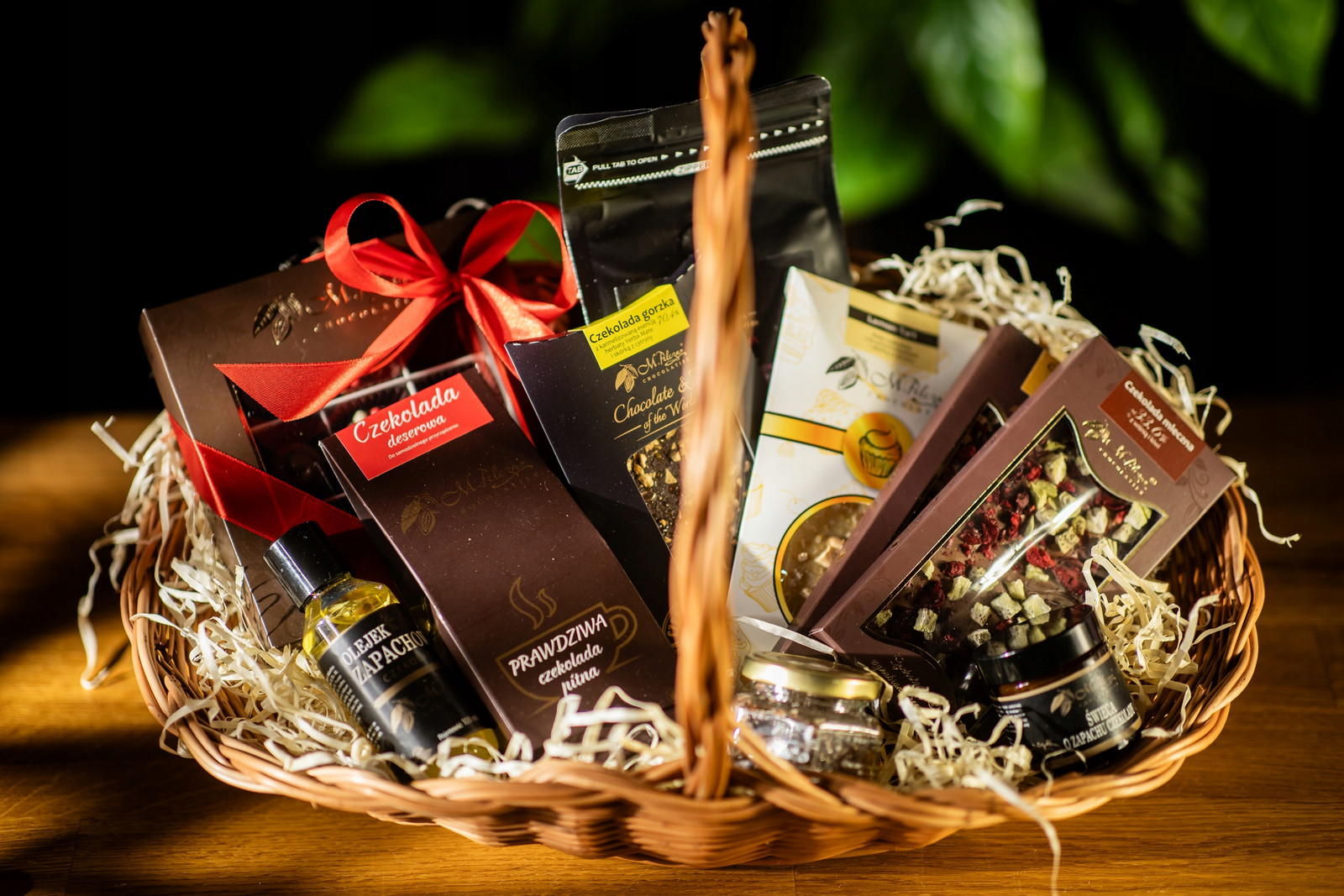 Dárková sada čokolády světa v proutěném koši