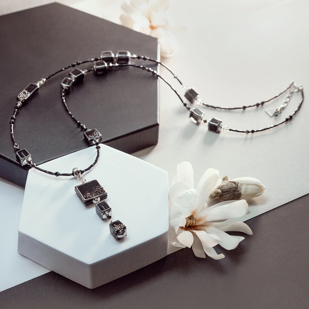 Lampglas Dlouhý náhrdelník Black Velvet s černými perlami Lampglas NCV5