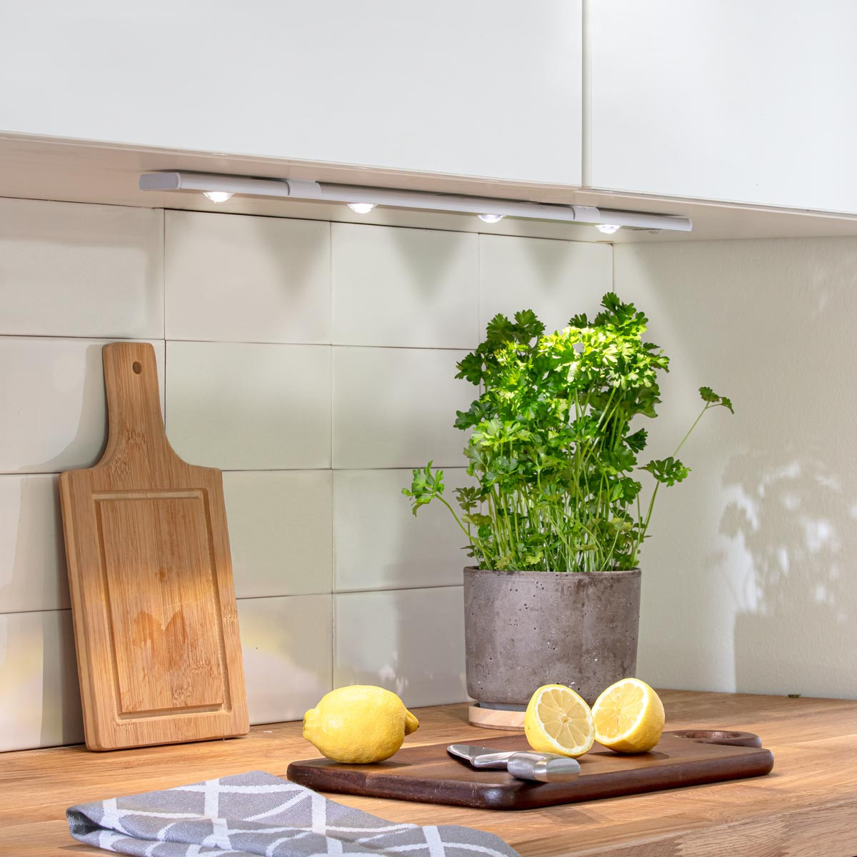 Die moderne Hausfrau LED Světelná lišta, 60 cm