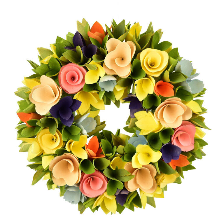 Věnec z dřevěných květů 30 cm