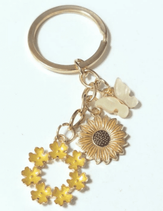 Klíčenka Charm - žlutý motýl