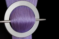 Provázková záclona Fialová  Rozměr záclony šířka 300 x výška 280