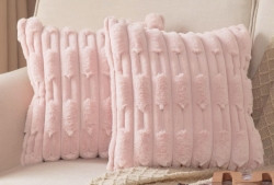 Povlak na polštář růžový plyšový s vytlačeným vzorem