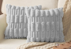 Povlak na polštář šedý plyšový s vytlačeným vzorem