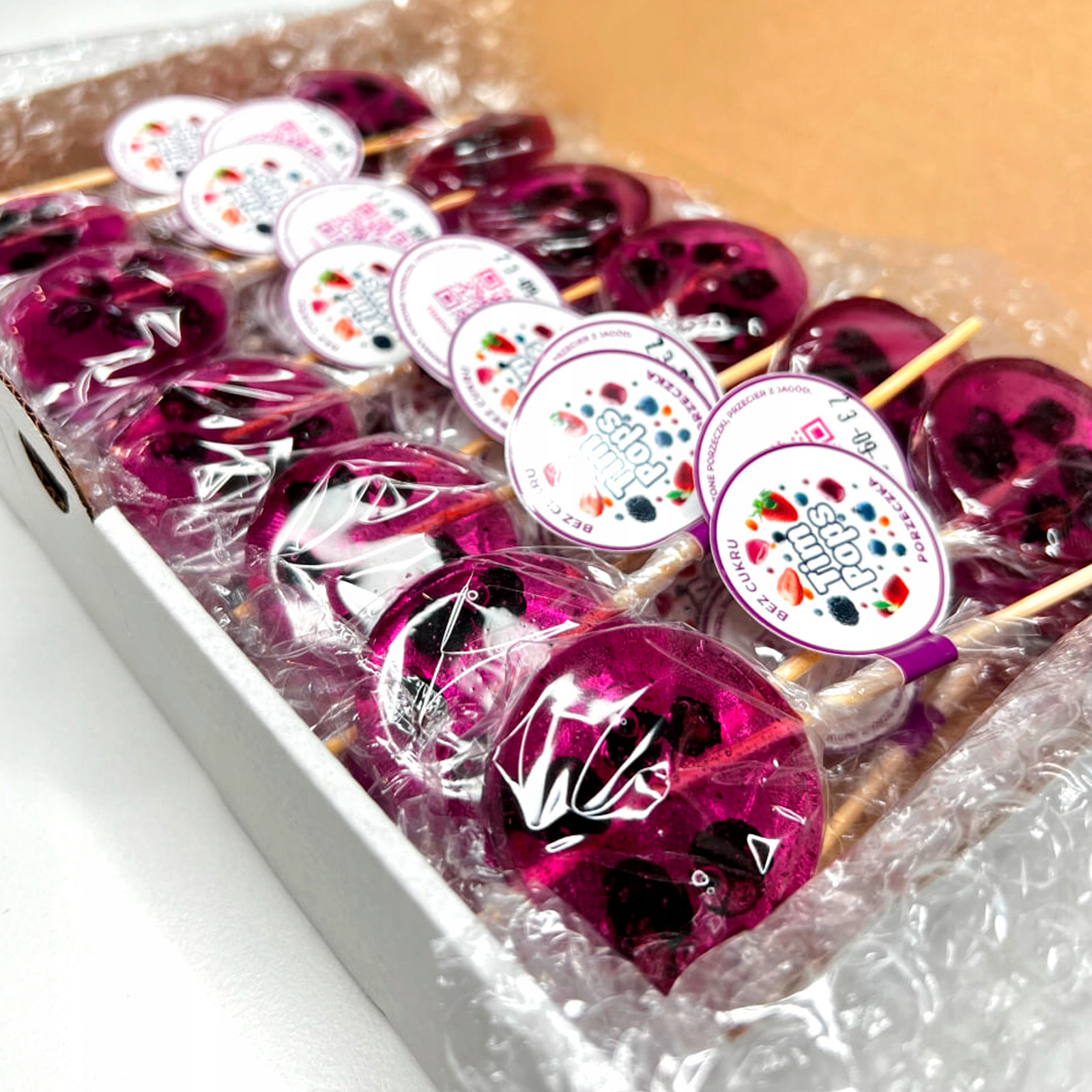 Sada Party Box TimPops 25 lízátek s příchutí černého rybízu (bez cukru)