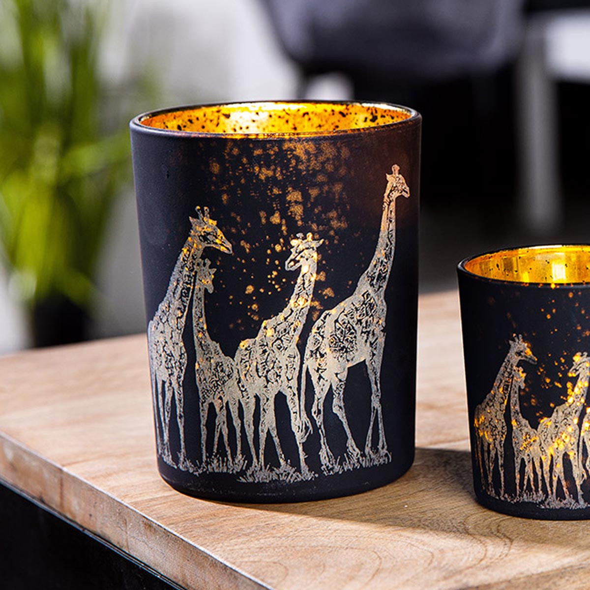 Gilde Skleněný svícen Žirafy, černo-zlatý, 13 cm