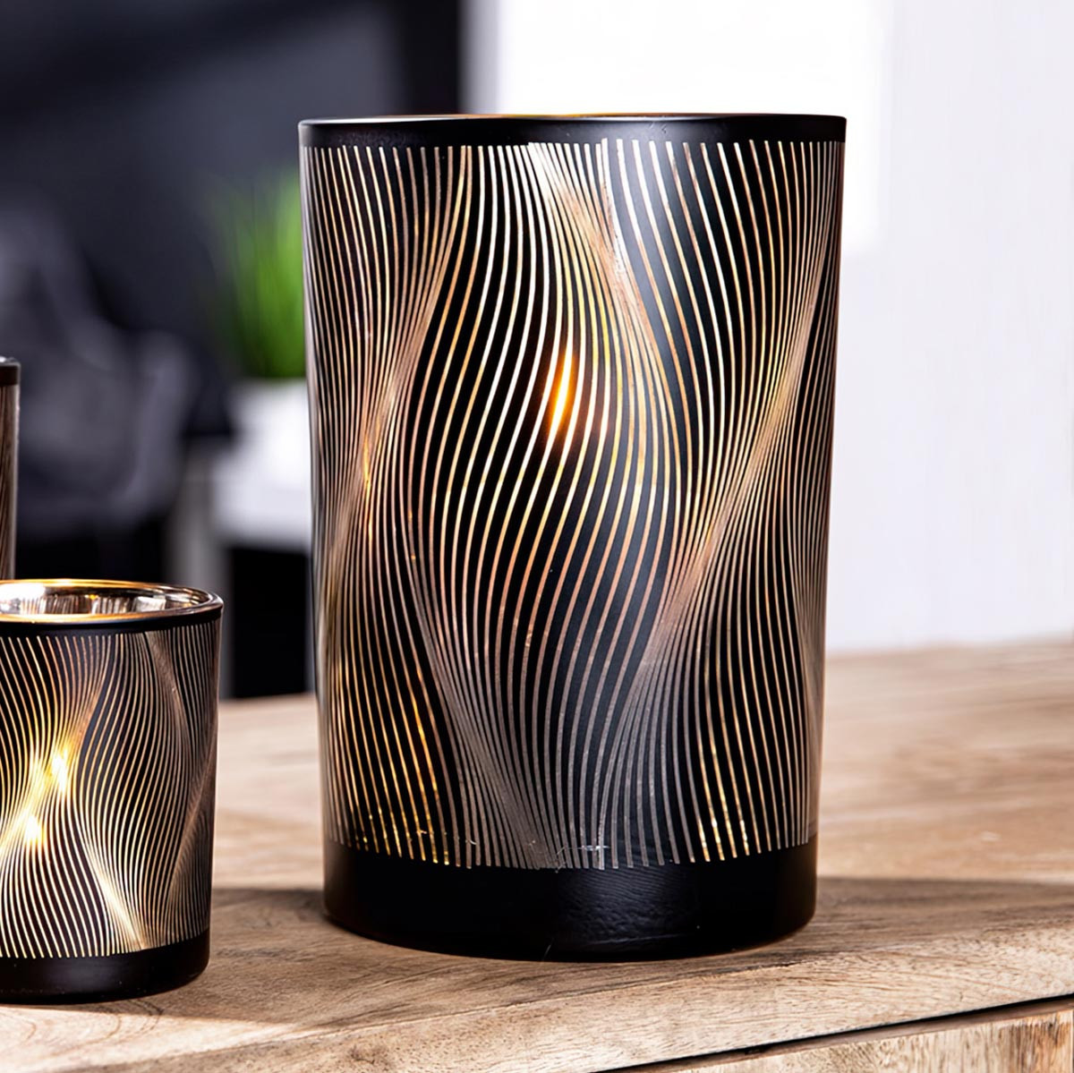 Gilde Skleněný svícen Lines, černo-zlatý, 18 cm